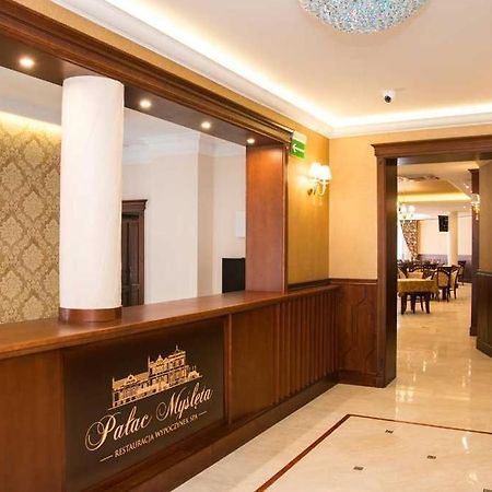 Palac Mysleta Uzdowo Екстериор снимка