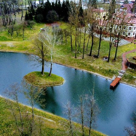 Palac Mysleta Uzdowo Екстериор снимка