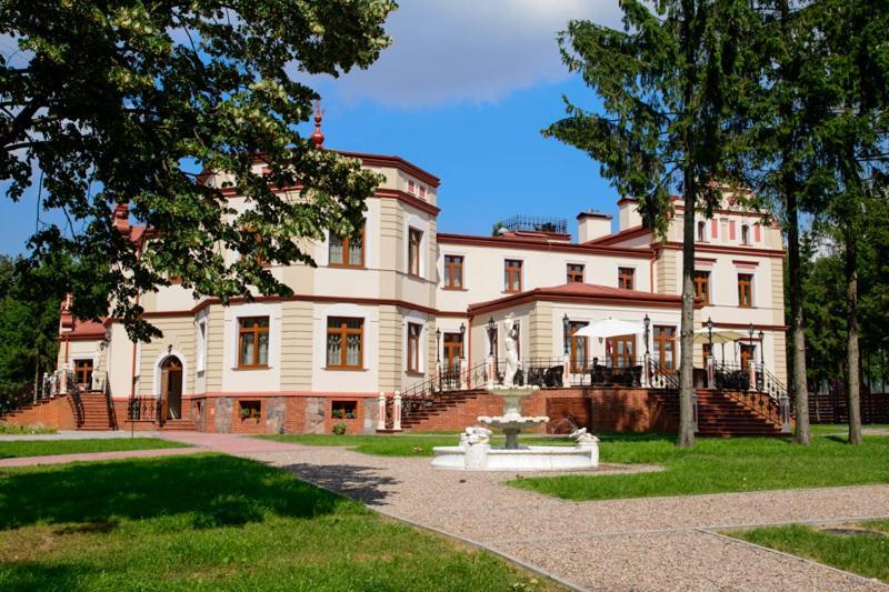 Palac Mysleta Uzdowo Екстериор снимка
