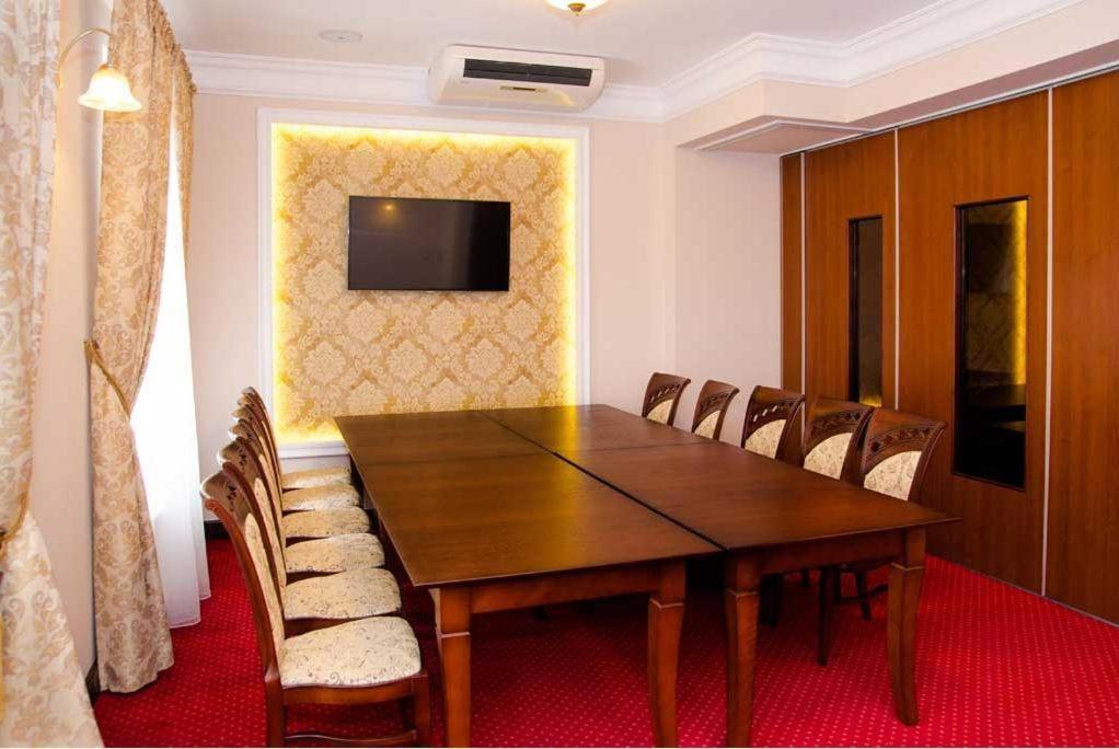 Palac Mysleta Uzdowo Екстериор снимка