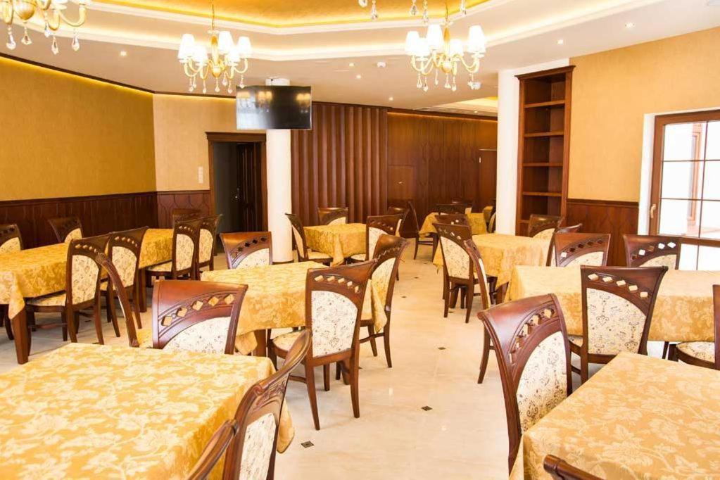 Palac Mysleta Uzdowo Екстериор снимка