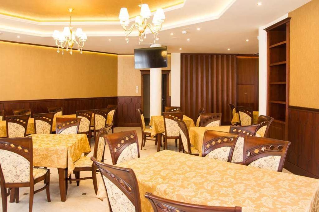 Palac Mysleta Uzdowo Екстериор снимка