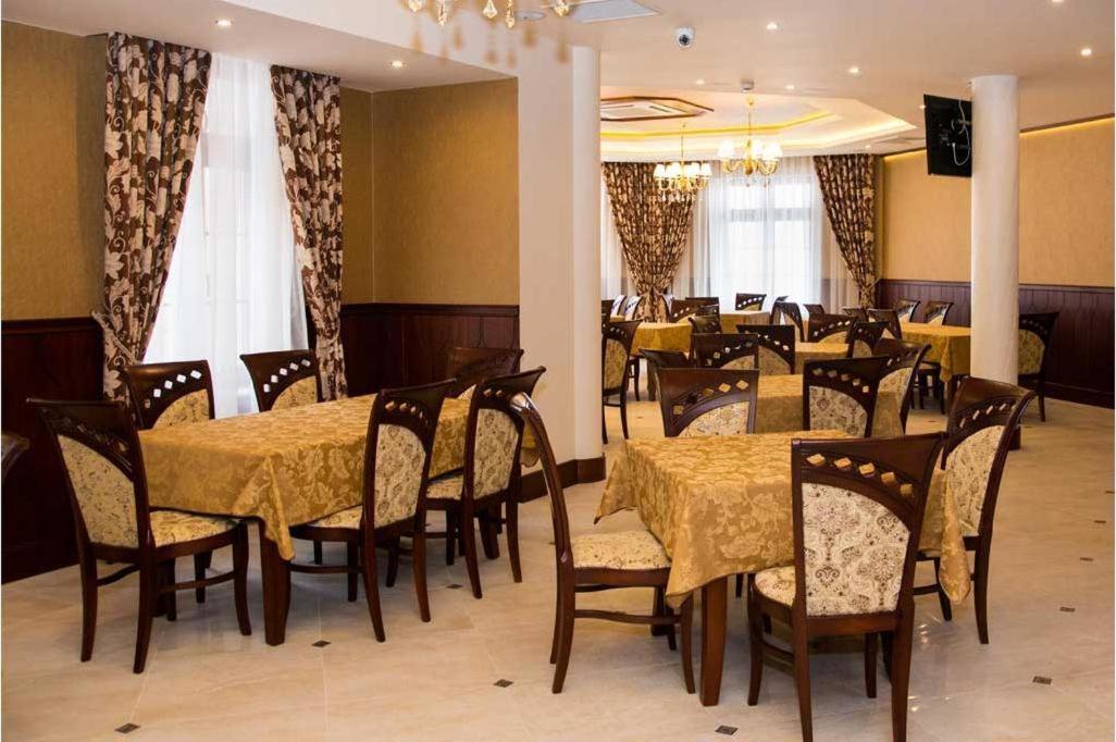 Palac Mysleta Uzdowo Екстериор снимка