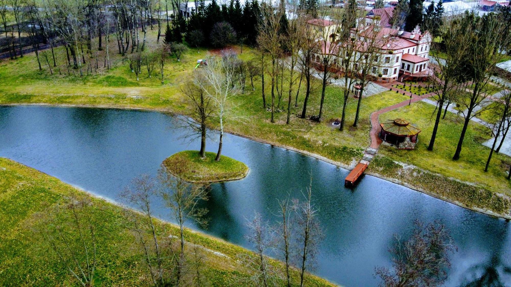 Palac Mysleta Uzdowo Екстериор снимка